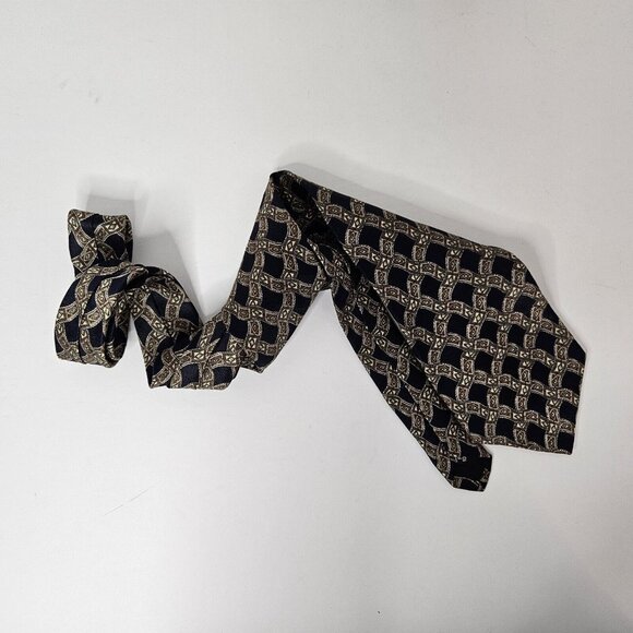 Geoffrey Beene 100% Silk Tie With Geometric Pattern Necktie 58 in x 4 in - Picture 8 of 9